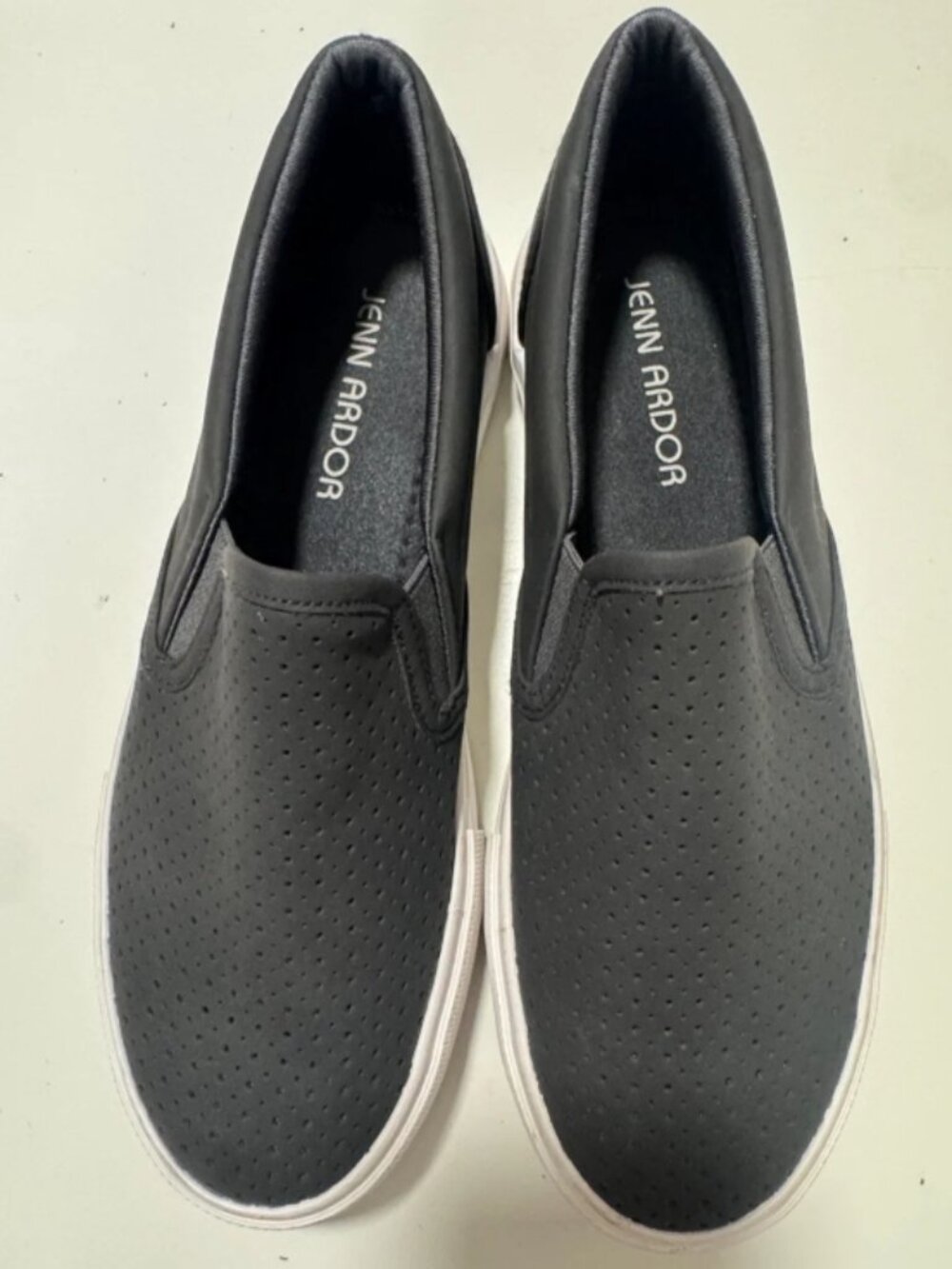 Jenn Ardor women’s Black Slip-On Sneakers